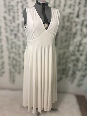 Size 1X White wedding/All-White event dress